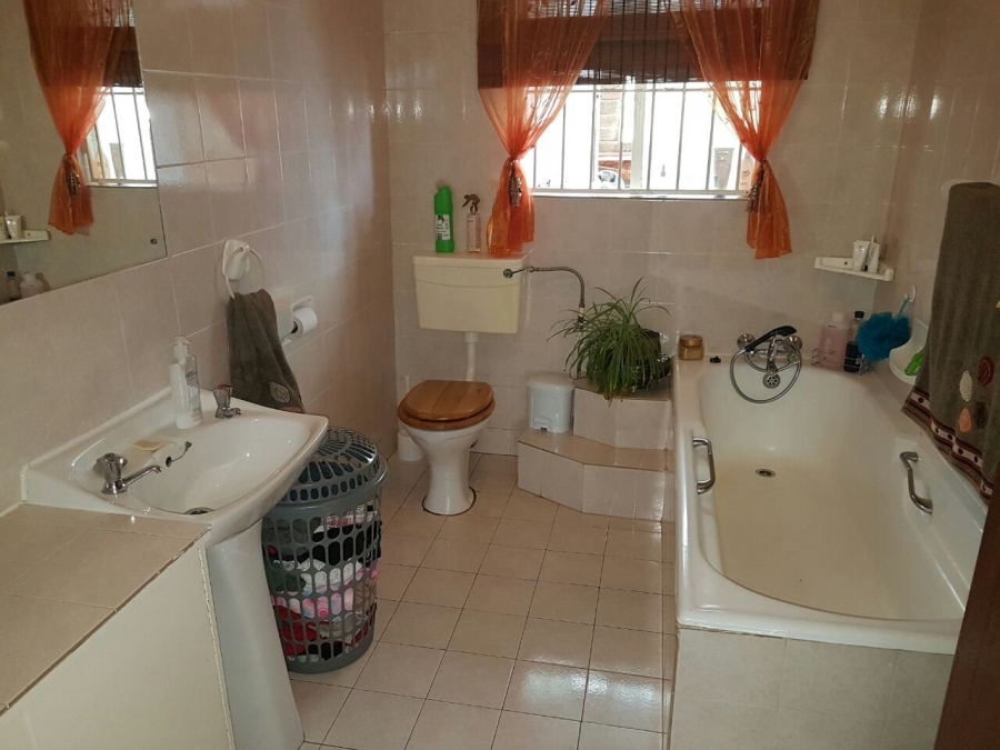 To Let 4 Bedroom Property for Rent in Panorama Free State